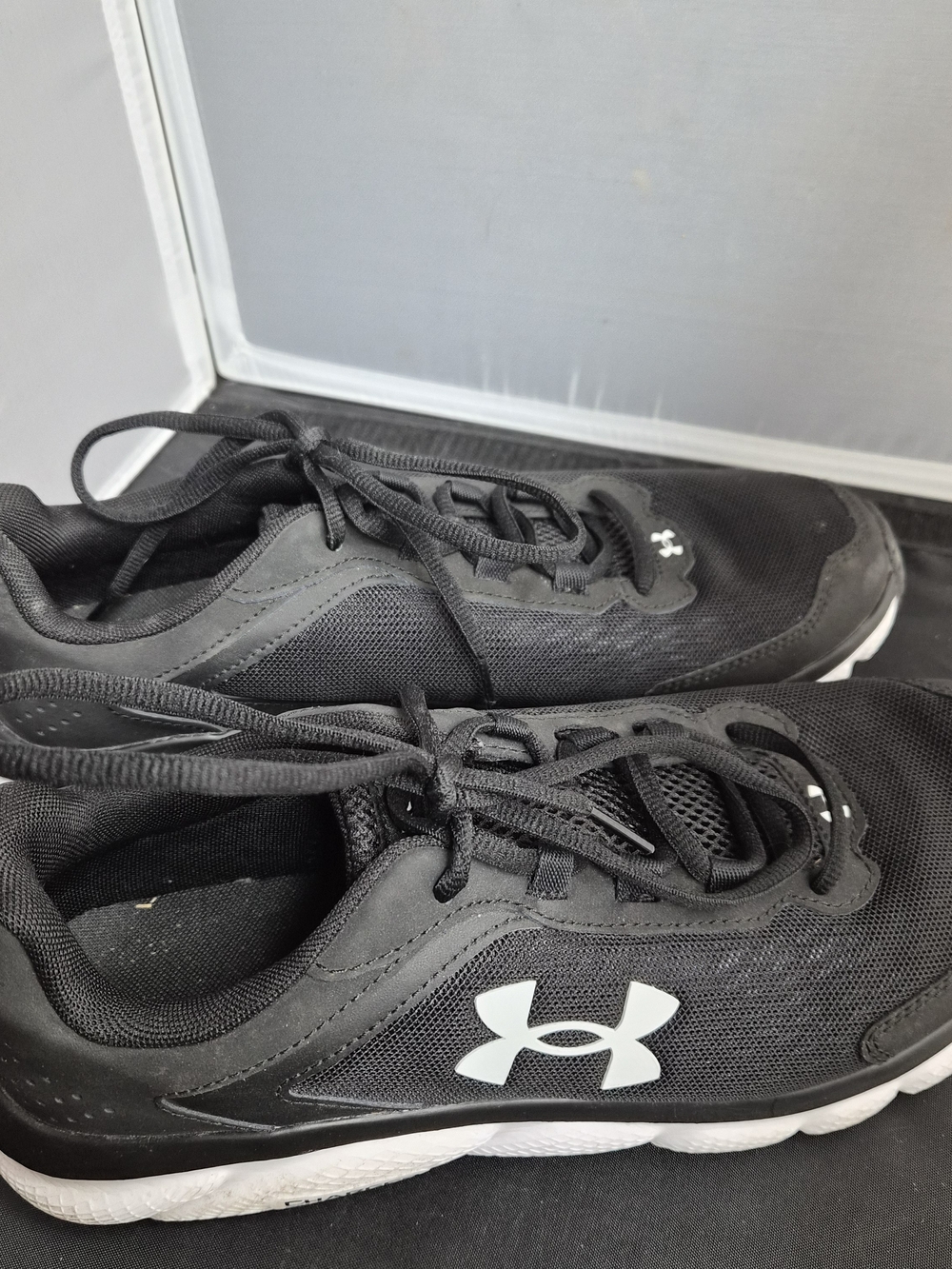Under Armour Men's Charged Assert 9 Running Shoes Size 10 - Picture 4 of 7